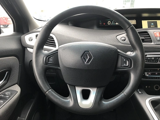 Купить Рено Ссеник 2011г.