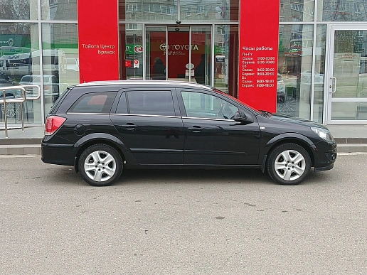 Купить Опель Астра 2012г.