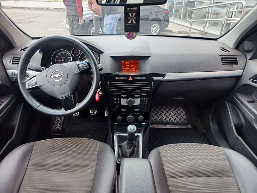 Купить Опель Астра 2012г.