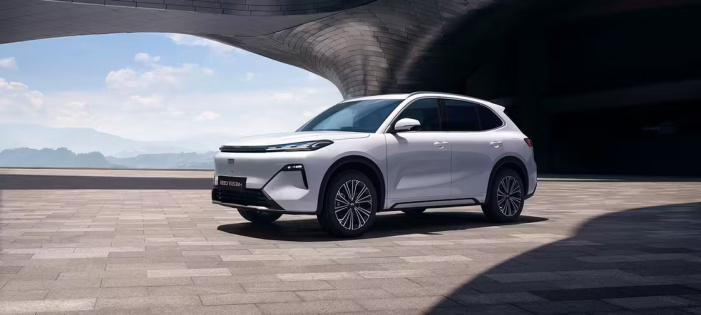 Стал известен список комплектаций нового гибрида Geely EX5 EM-i
